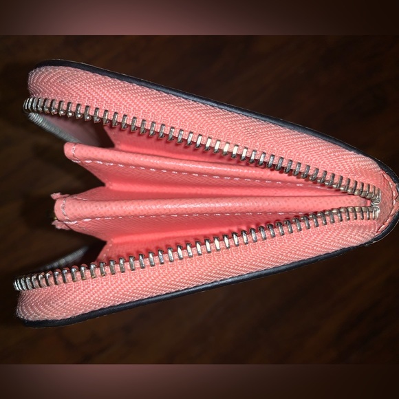 LV Limited Edition Epi Leather Purse/Wallet - Picture 7 of 8